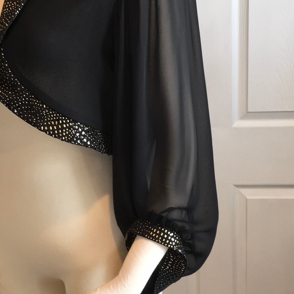 Top - Picture 2 of 4